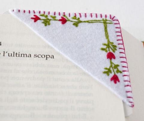 Sample of Simple Embroidered Bookmark. 
