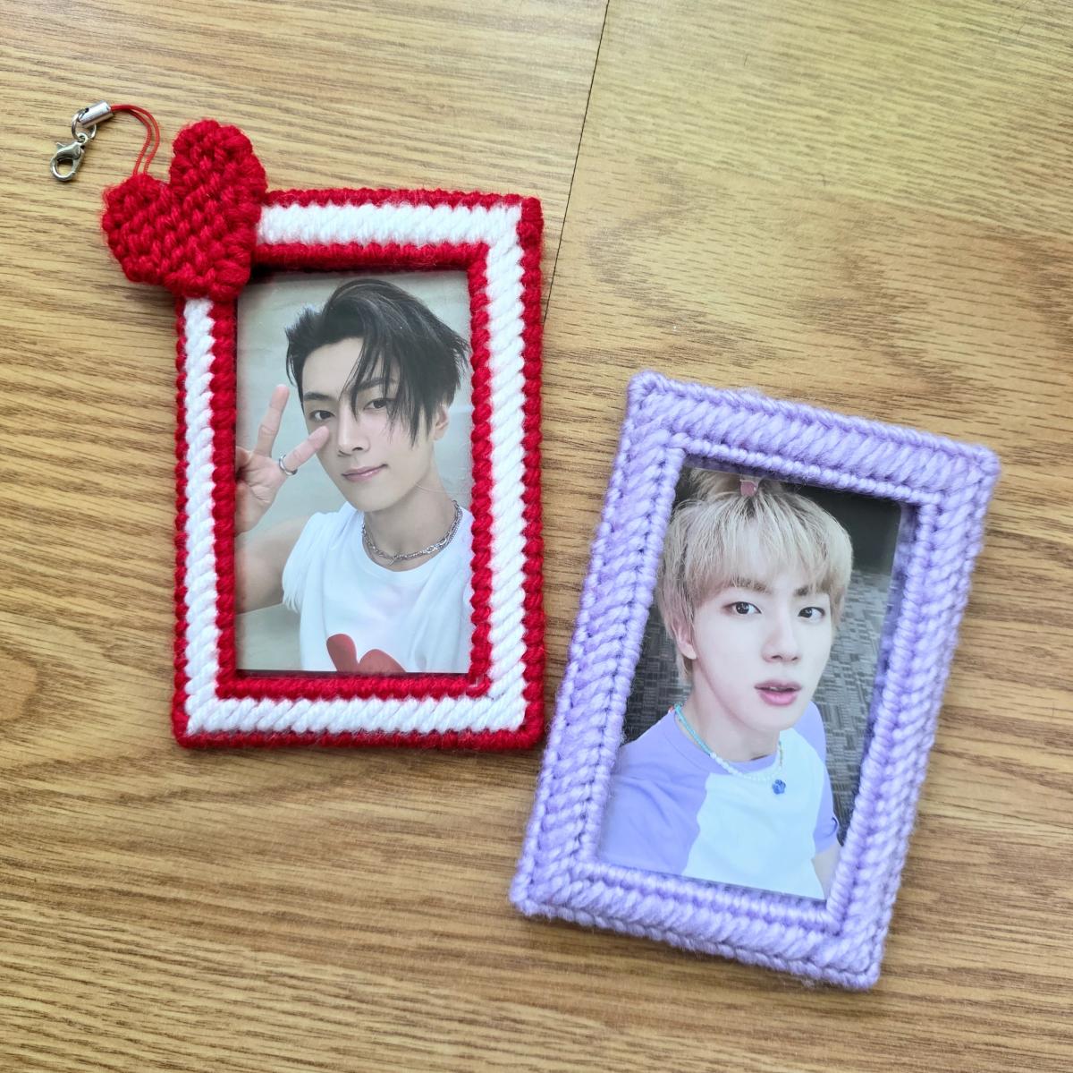 Plastic canvas photocard holders
